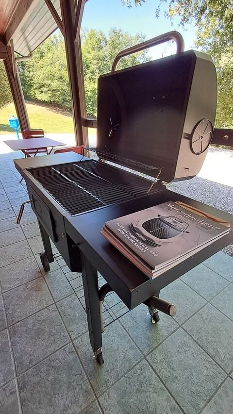 Barbecue  CHAR BROIL  entièrement NEUF 330 Argentat (19)