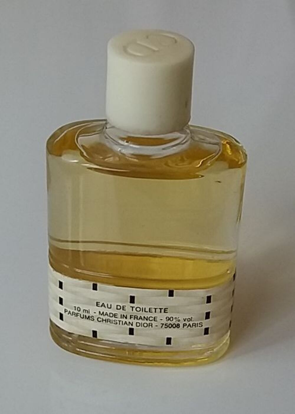 Miniatures de parfum de 9 &agrave; 20  
