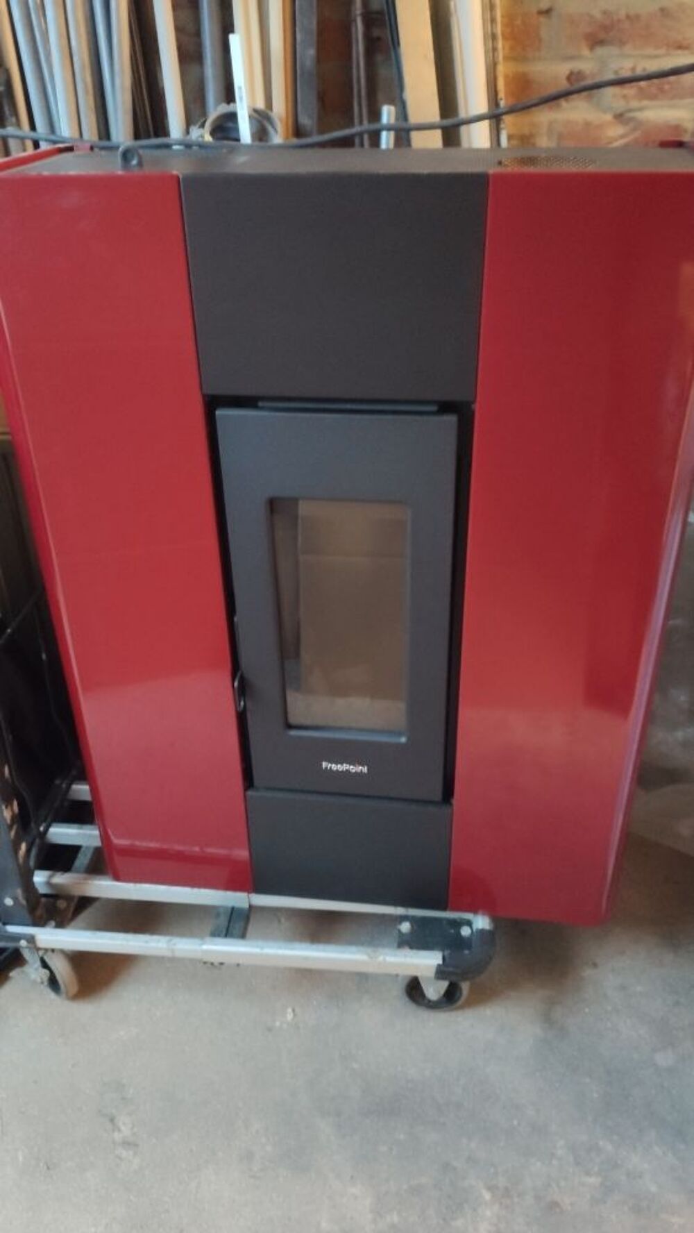 Po&ecirc;le &agrave; Pellet granul&eacute;s Freepoint Roxy 7kw rouge Bricolage