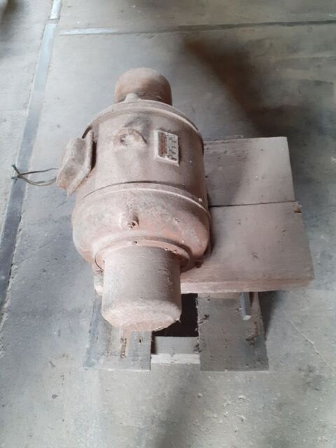 moteur électrique 380 V 40 Roucourt (59)