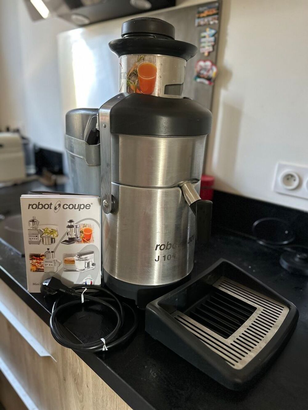   Extracteur de jus professionnel J100 Robot Coupe 2,5L/min 