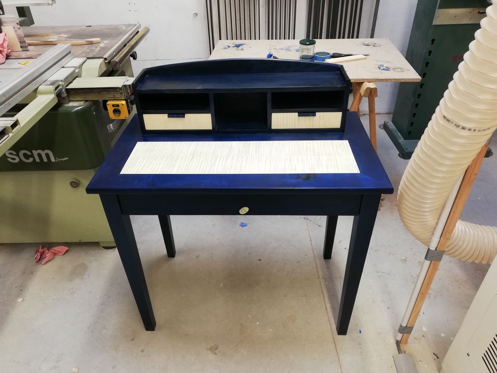 Bureau secr&eacute;taire en poirier massif placage sycomore ond&eacute;. Meubles