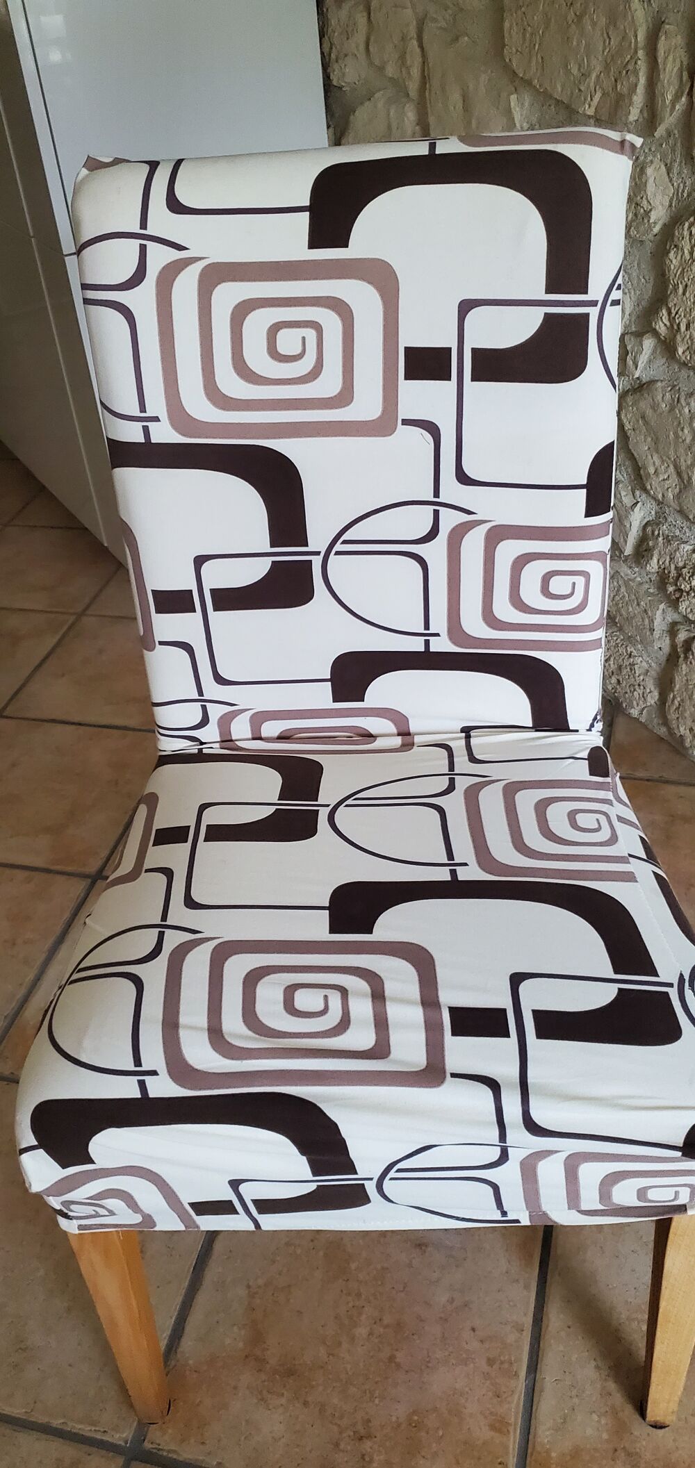 TABLE ET 6 CHAISES Meubles