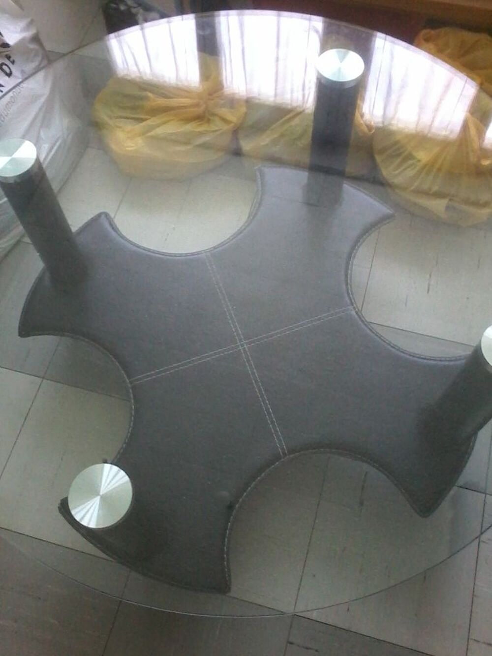 Table moderne de salon Meubles