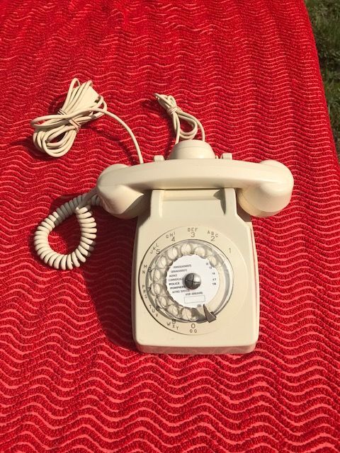 T�l�phone ancien � cadran 45 Mottier (38)