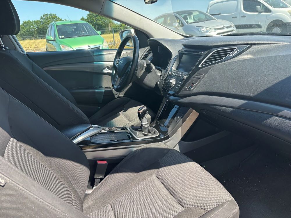 i40 SW 1.7 CRDi 115 Blue Drive Pack Business 2015 occasion 49270 Saint-Laurent-des-Autels