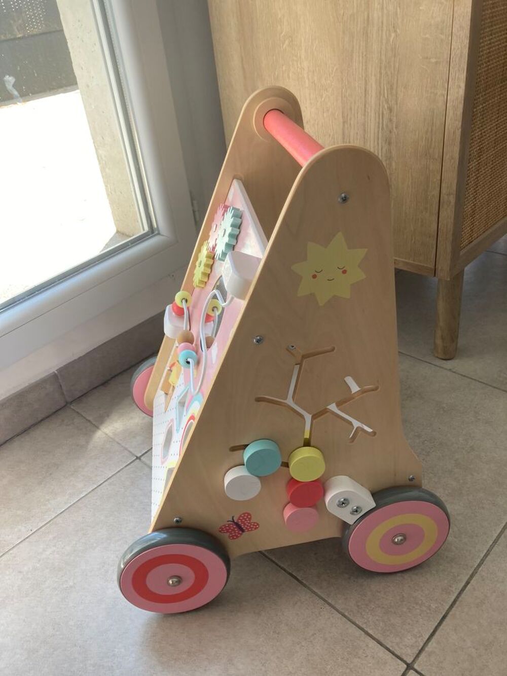 Chariot de marche b&eacute;b&eacute; Pu�riculture