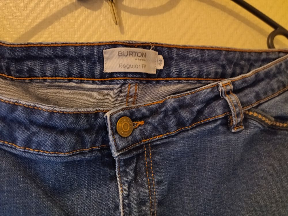 Jean Burton T44 Vêtements