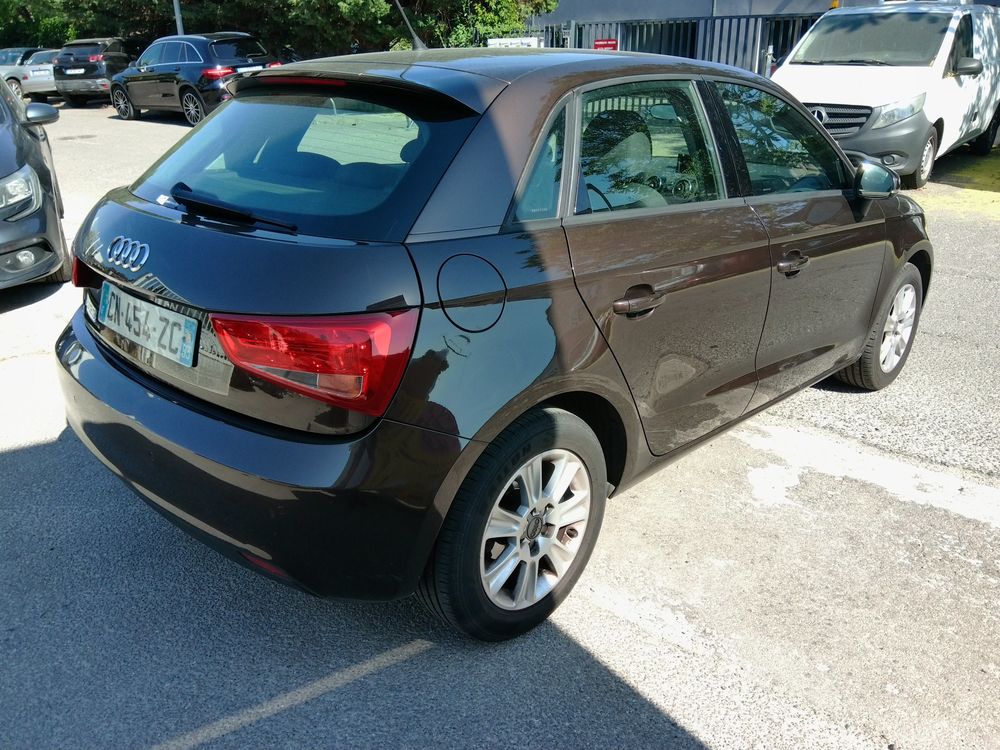 A1 Sportback 1.2 TFSI 86 Ambiente 2012 occasion 13821 La Penne-sur-Huveaune