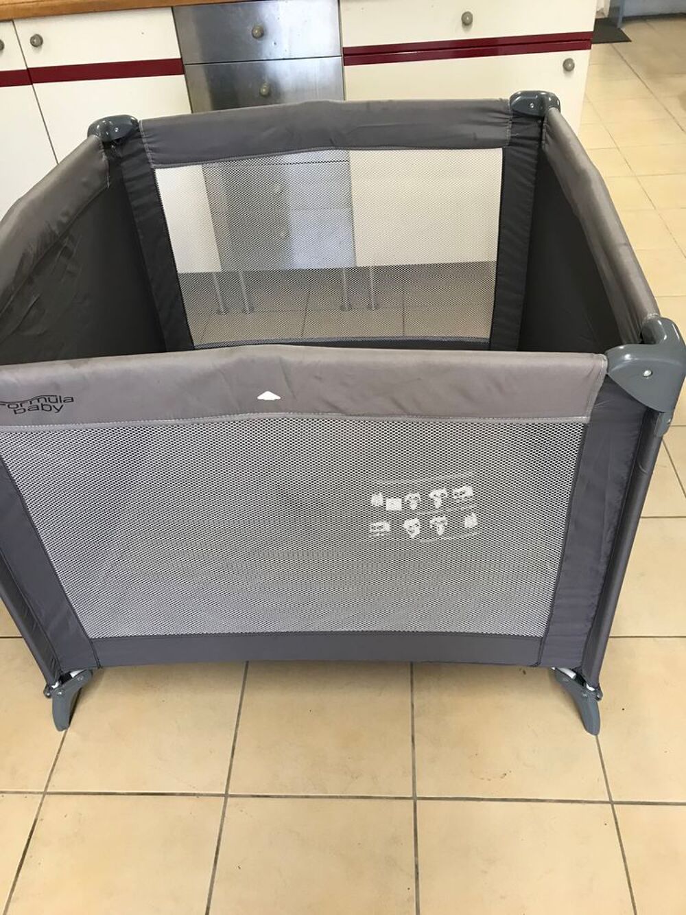 Parc pliant bebe , avec housse de transport, Pu�riculture