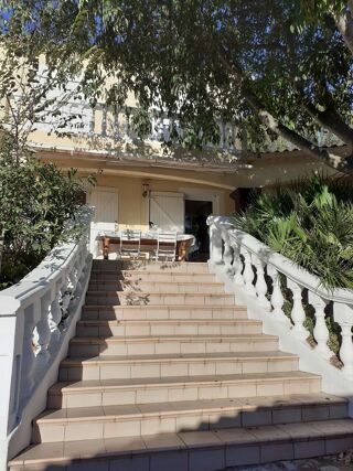  Villa  vendre 8 pices 154 m