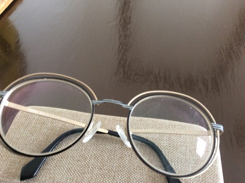 Monture de lunettes moderne Bijoux et montres