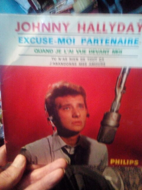 45 tours de Johnny Hallyday 0 Saint-Denis (93)