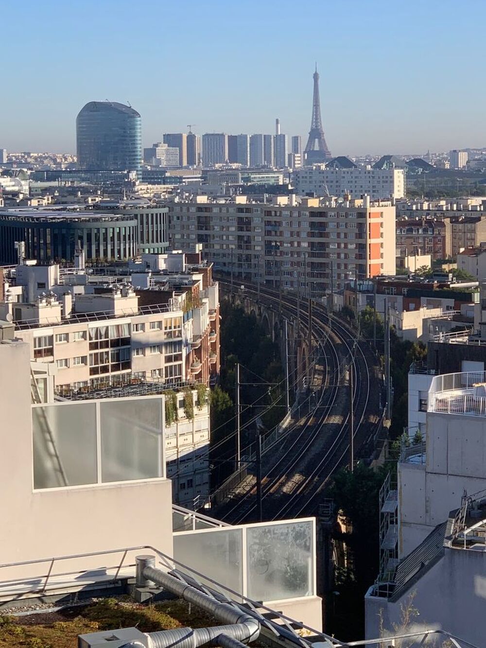 Location Appartement Issy les Moulineaux, sans vis-à-vis, vue Tour Eiffel Issy-les-moulineaux