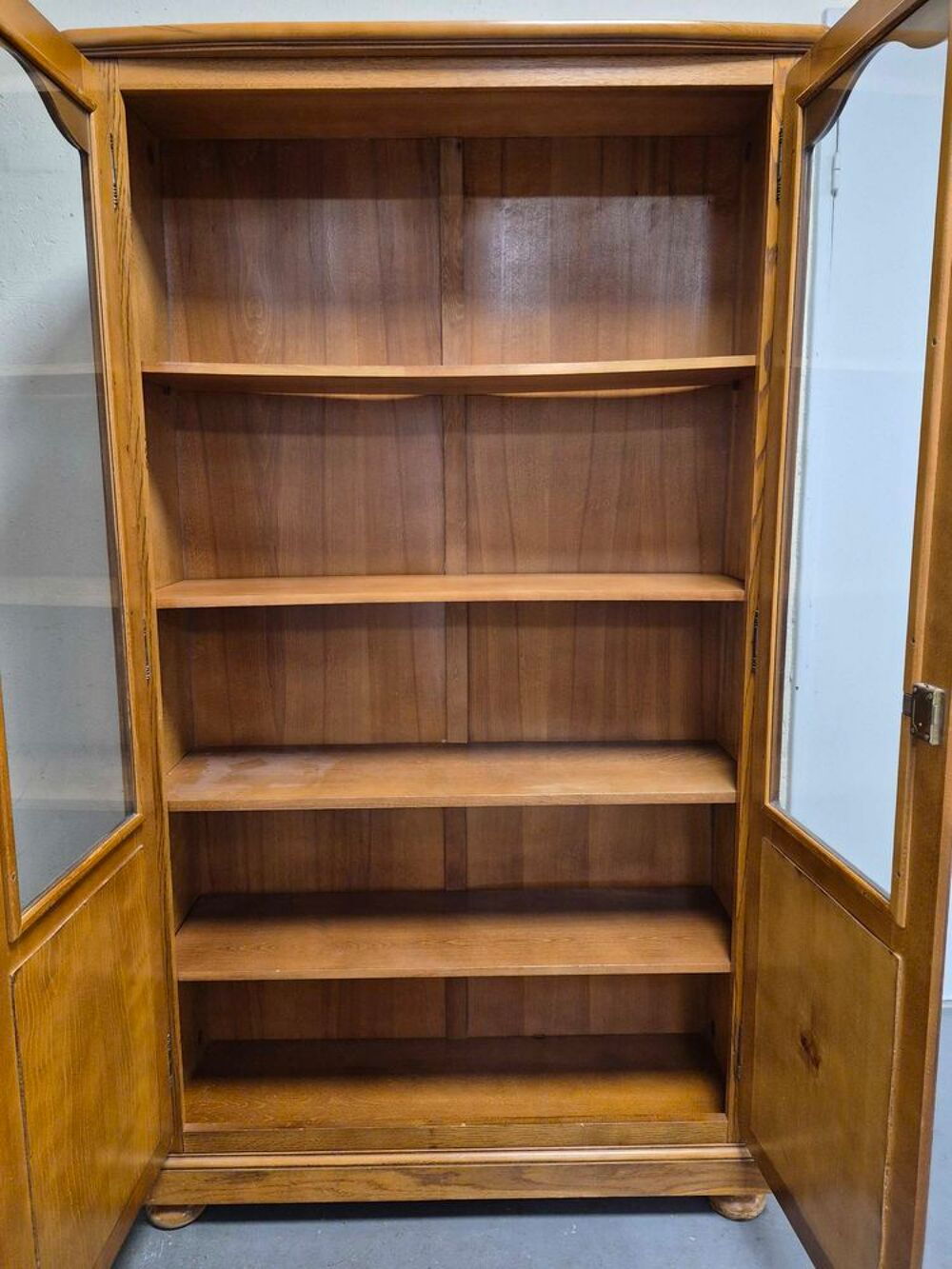 biblioth&egrave;que est un meuble de caserne mod&egrave;le 1930 Meubles