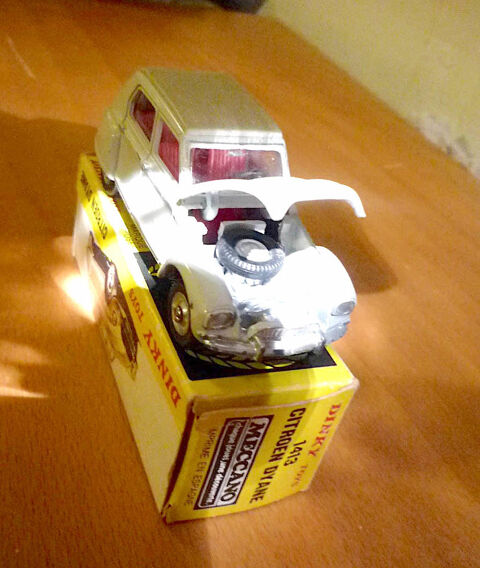 Dyane Dinky Toys 
70 Marseille 1 (13)