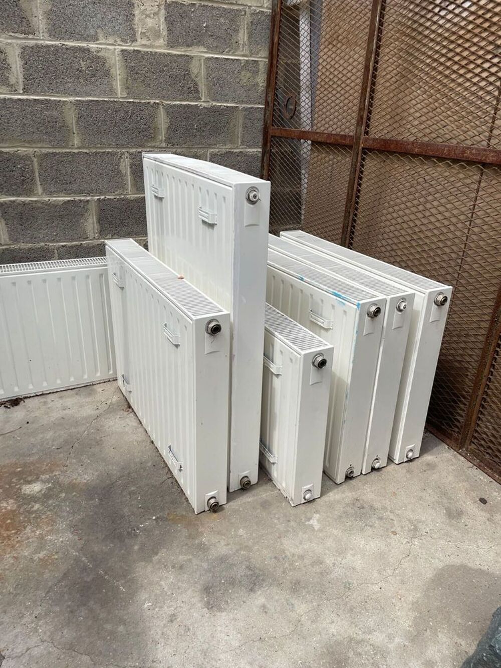 Radiateurs en acier ? Bon &eacute;tat ? Diff&eacute;rents mod&egrave;les Bricolage