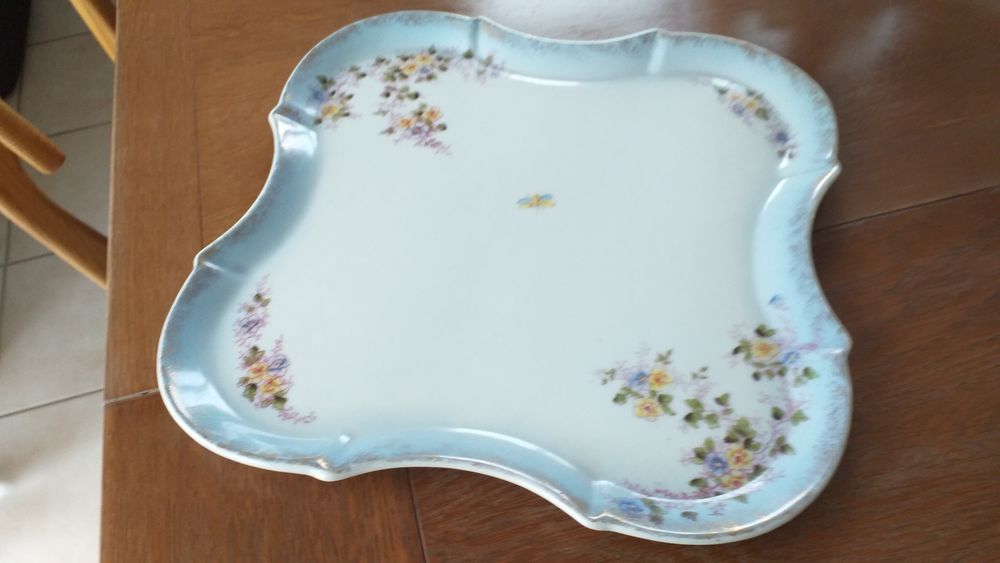 Plat ancien en porcelaine Cuisine