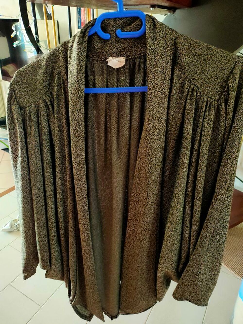 LE CARACO ET SA VESTE FANTAISIE Vêtements