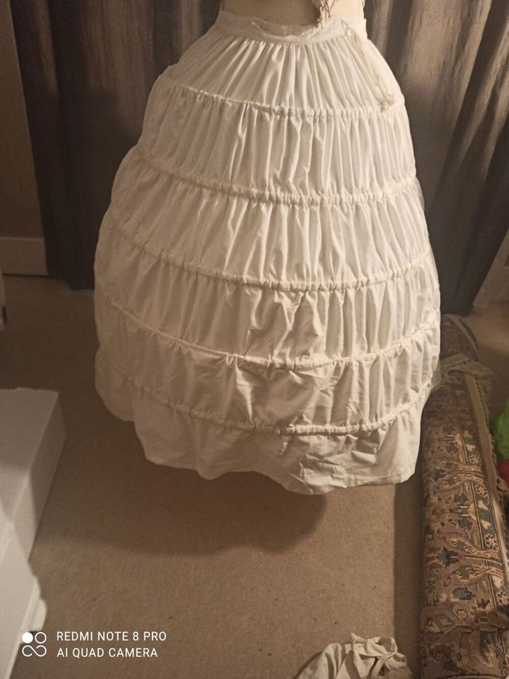 Robe pour danse 19eme crinoline Vêtements