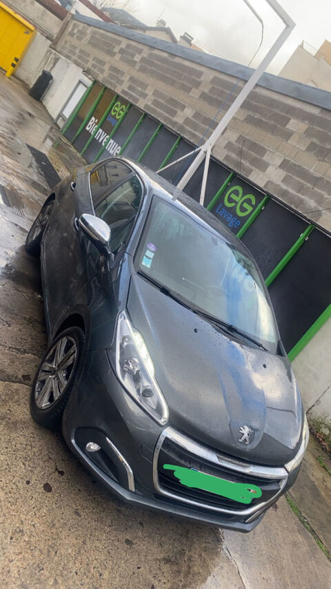 Peugeot 208 MAGNIFIQUE  , 2016, 145000km, 1.2l PURET