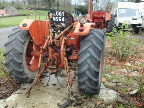 TRACTEUR RENAULT D 35 3000 64260 Svignacq-meyracq