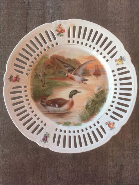 Assiette ajour�e d�cor canards 15 N�mes (30)