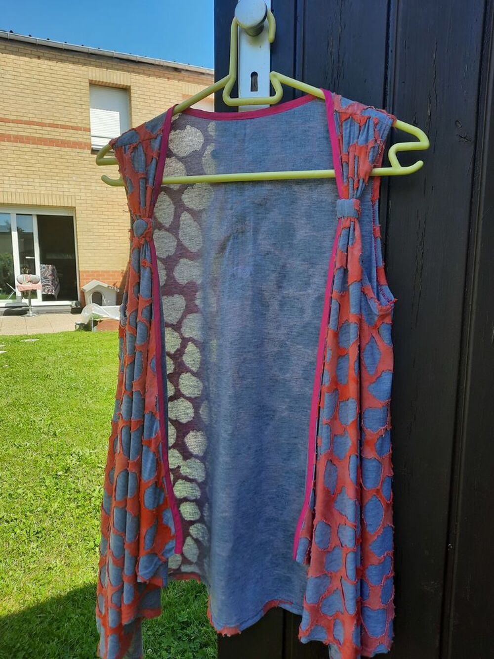 Gilet color&eacute;e Vêtements
