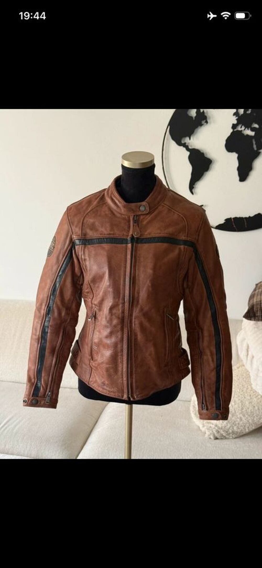 Magnifique blouson de motard pour femme de la c&eacute;l&egrave;bre marque haut de gamme Helstons. Vêtements