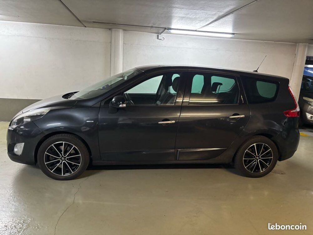 Sc&eacute;nic III Grand Scenic III 2.0 dci 150 bva6 Bose 5places suivi Renault 2011 occasion 92500 Rueil-Malmaison