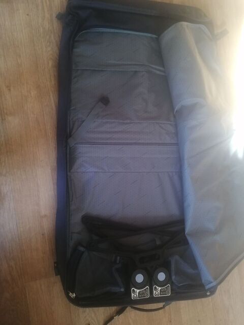 Sac de transport costumes 50 Aups (83)