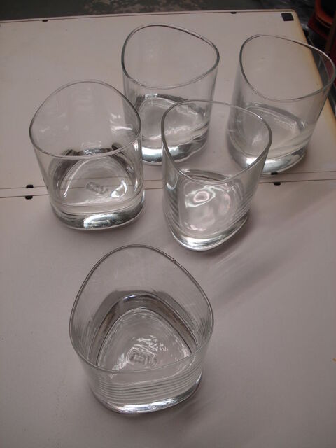 5 verres triangulaire pas un clat 0 Mrignies (59)