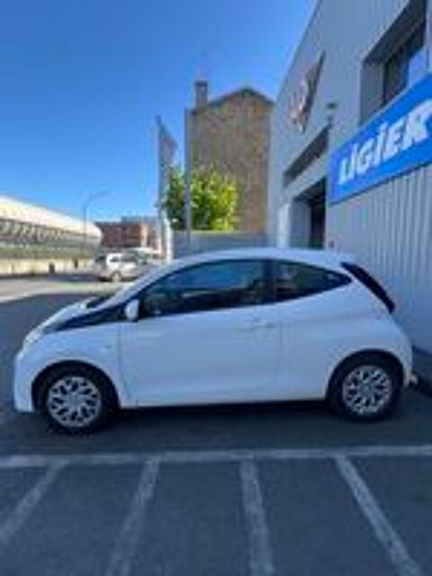Aygo Pro 1.0 VVT-i x-play 2019 occasion 94200 Ivry-sur-Seine