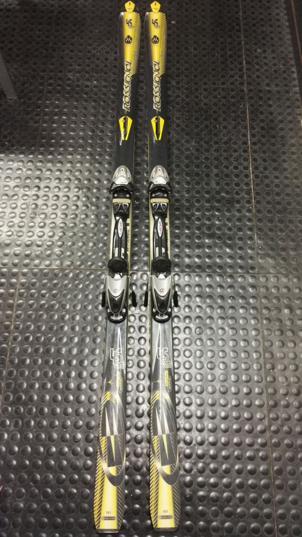 Skis vintage Rossignol 45COMP,s&eacute;curit&eacute; av/ar Tyrolia SL 100
Sports