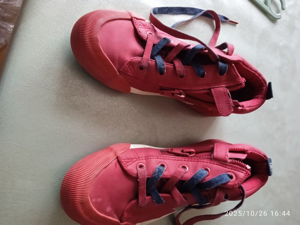 chaussures rouges fille p 34 Chaussures