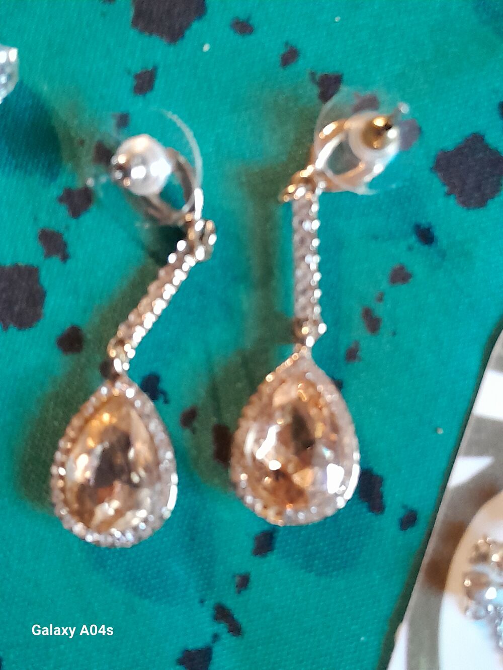 Diverses boucles d'oreilles plaqu&eacute; or argent 2 euros l'unit&eacute; Bijoux et montres