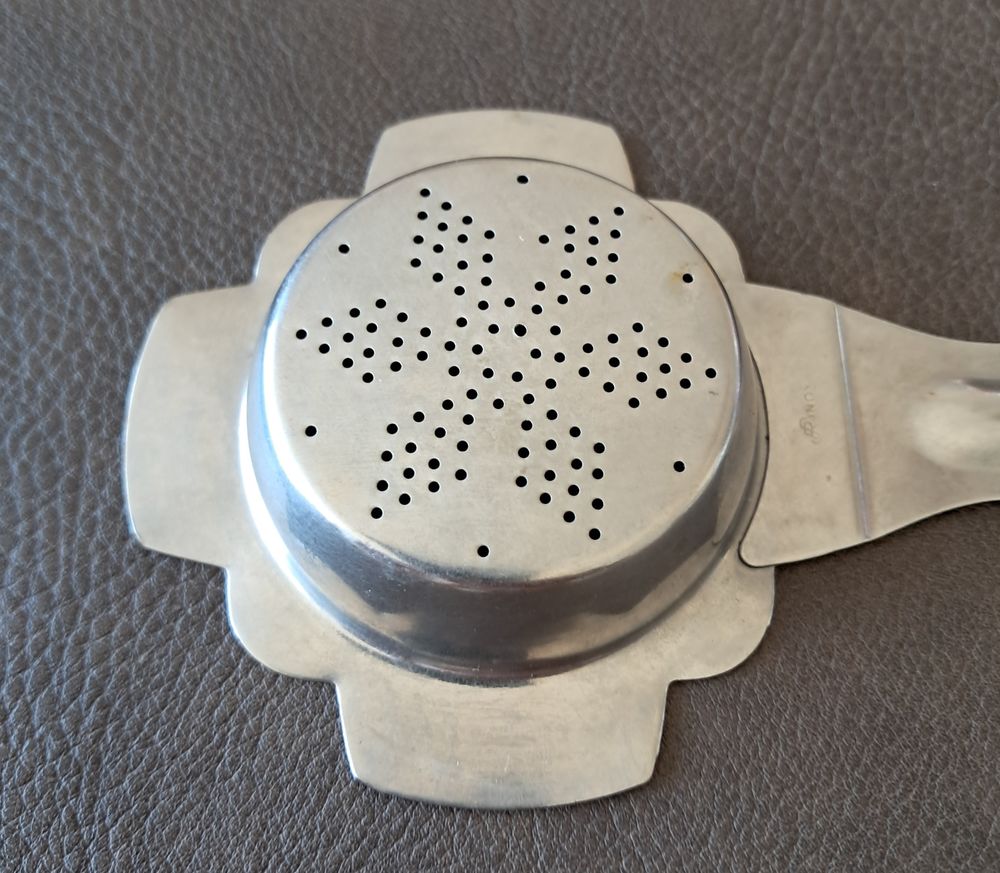 passoire filtre passe th&eacute; passe lait estampill&eacute; fr inox Cuisine
