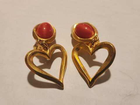 BO Clip dor�e cabochon Rouge /pendant c?ur Christian LACROIX 160 Vigneux-sur-Seine (91)