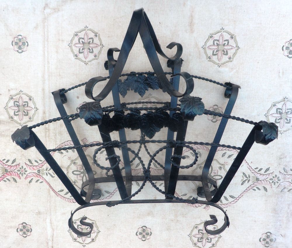 Porte revue ou magasine ancien m&eacute;tallique noir style rococo Décoration