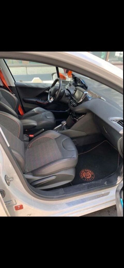 Peugeot 208 Roland Garros