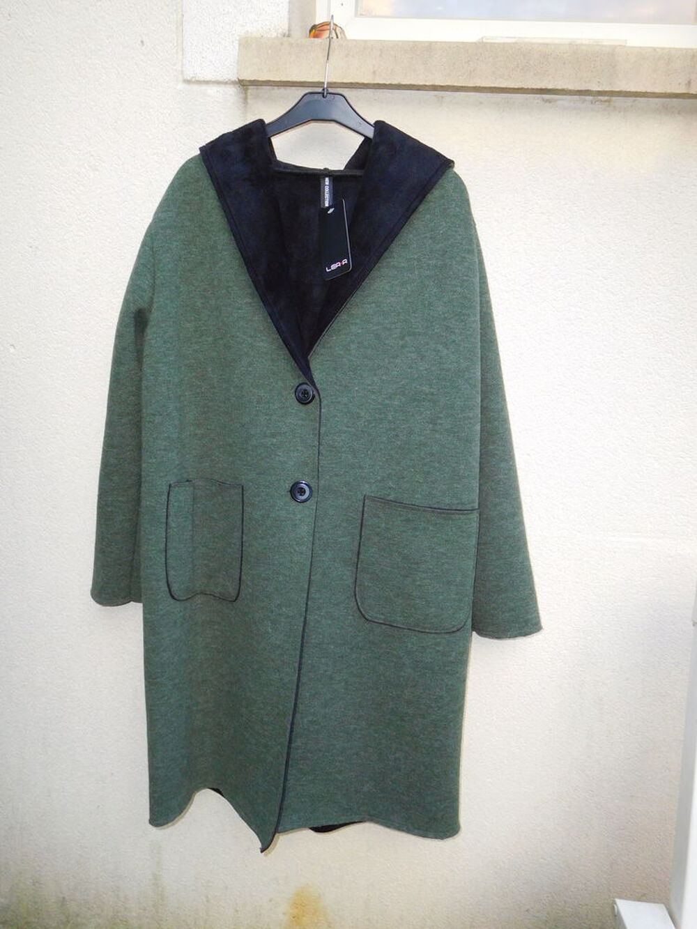 manteau neuf avec capuche Vêtements
