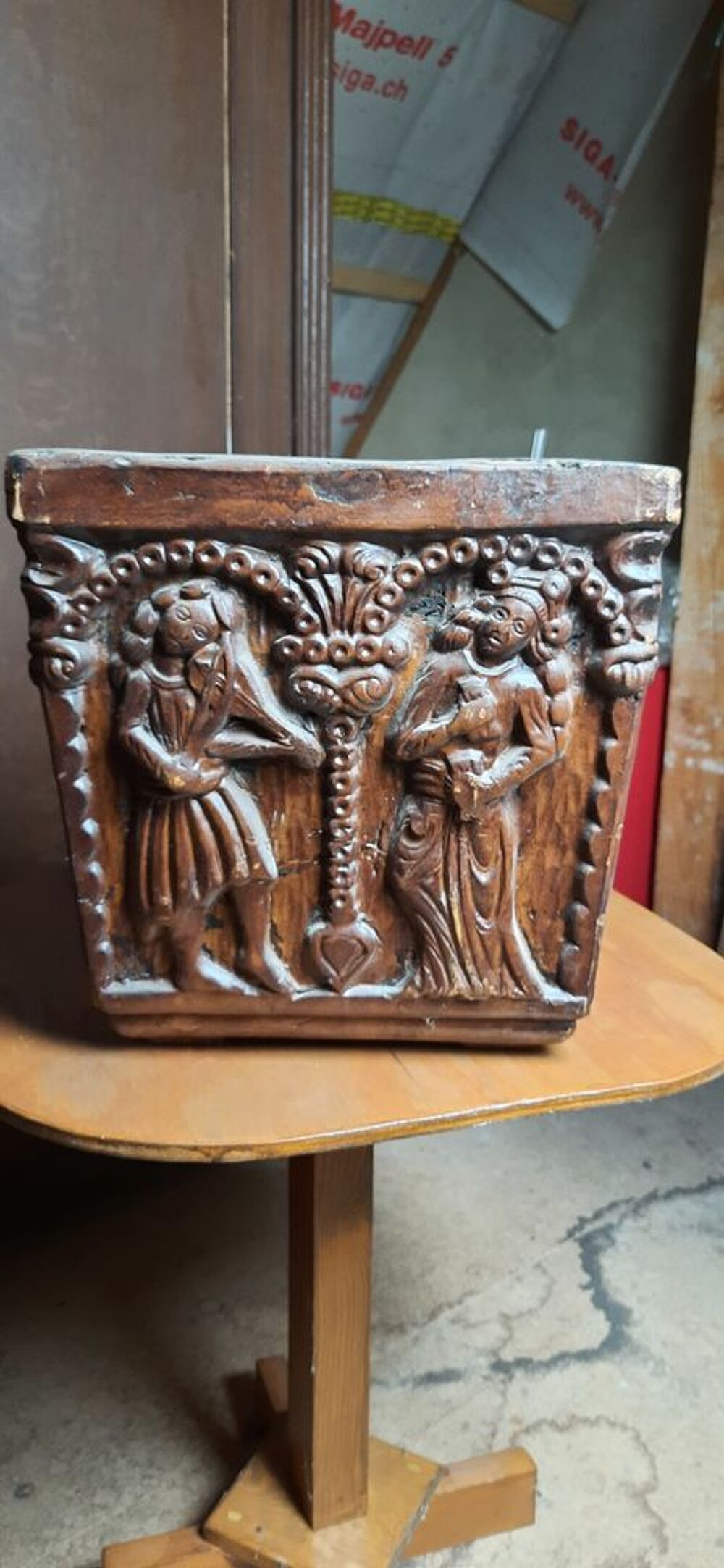 Jardini&egrave;re avec motifs Antiques Jardin
