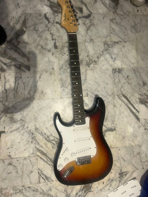 Modèle : Fender American Deluxe Stratocaster (Made in USA - Nice (06)