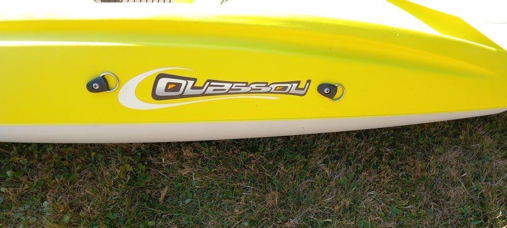 Cano&euml; avec pagaie et chariot de transport Sports