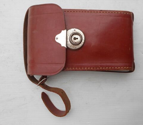 Sacoche appareil photo ancien générique 16 centimètres x 9cm 15 Castries (34)