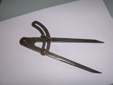      Compas r�glable  n� 7 Aux forges de   ($)
5 Sauchy-Cauchy (62)