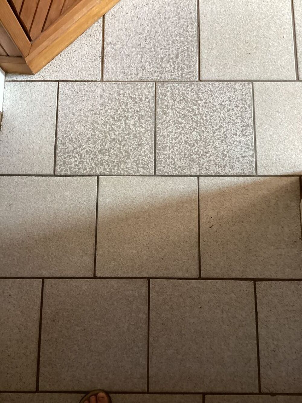 Carrelage ann&eacute;es 80/90 gris aspect granit Bricolage