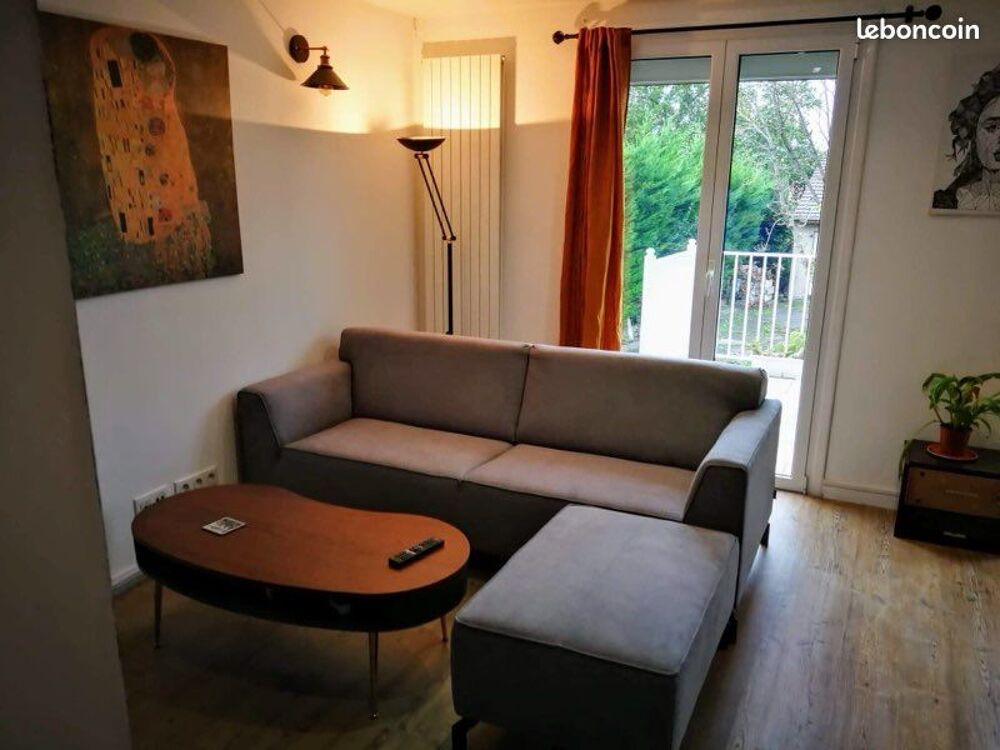 Canap&eacute; Novara et pouf Nova Zembla - H&amp;H Meubles