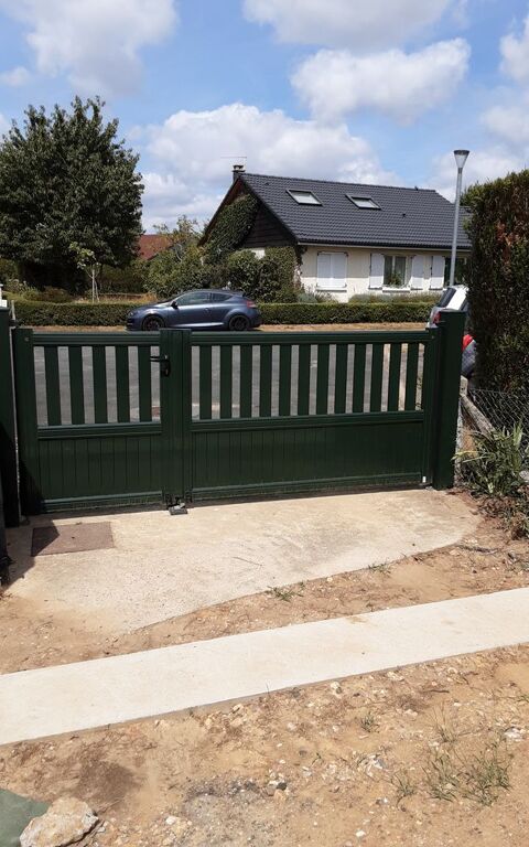Portail aluminium vert Saint-Jacques-sur-Darnétal (76)