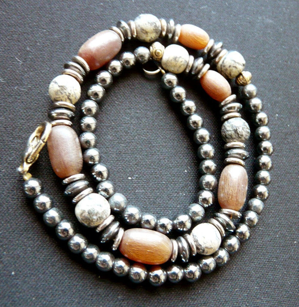 Petit Collier de perles vertes en r&eacute;sine color&eacute;es-ras-de-cou Bijoux et montres